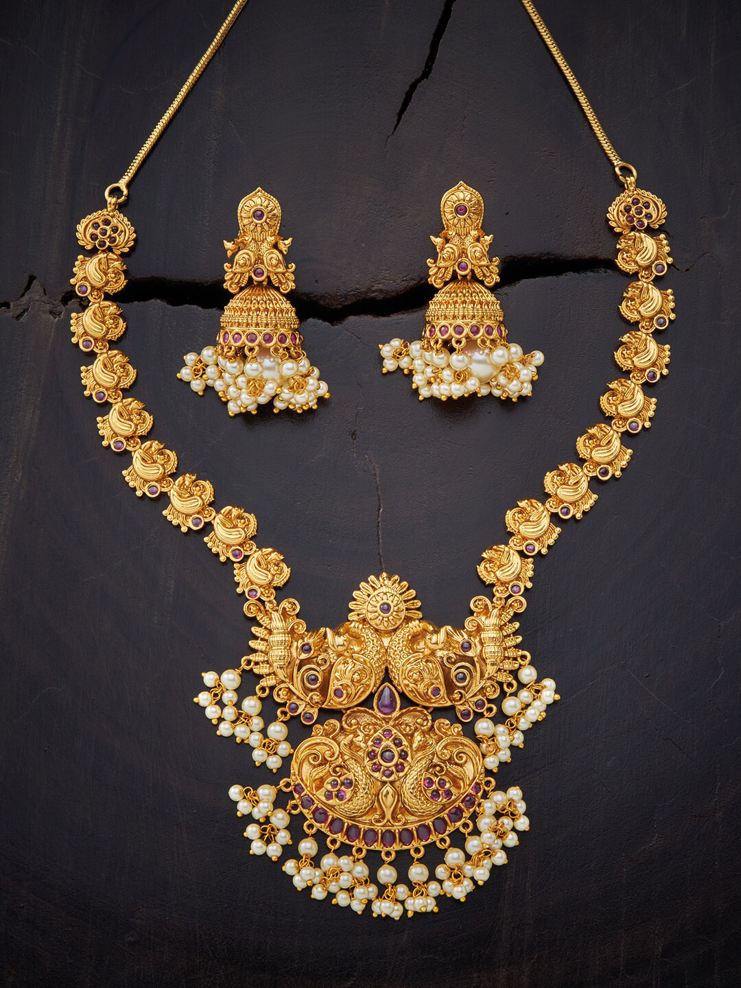 

Kushal's Fashion Jewellery Red Gold-Plated Antique Necklace