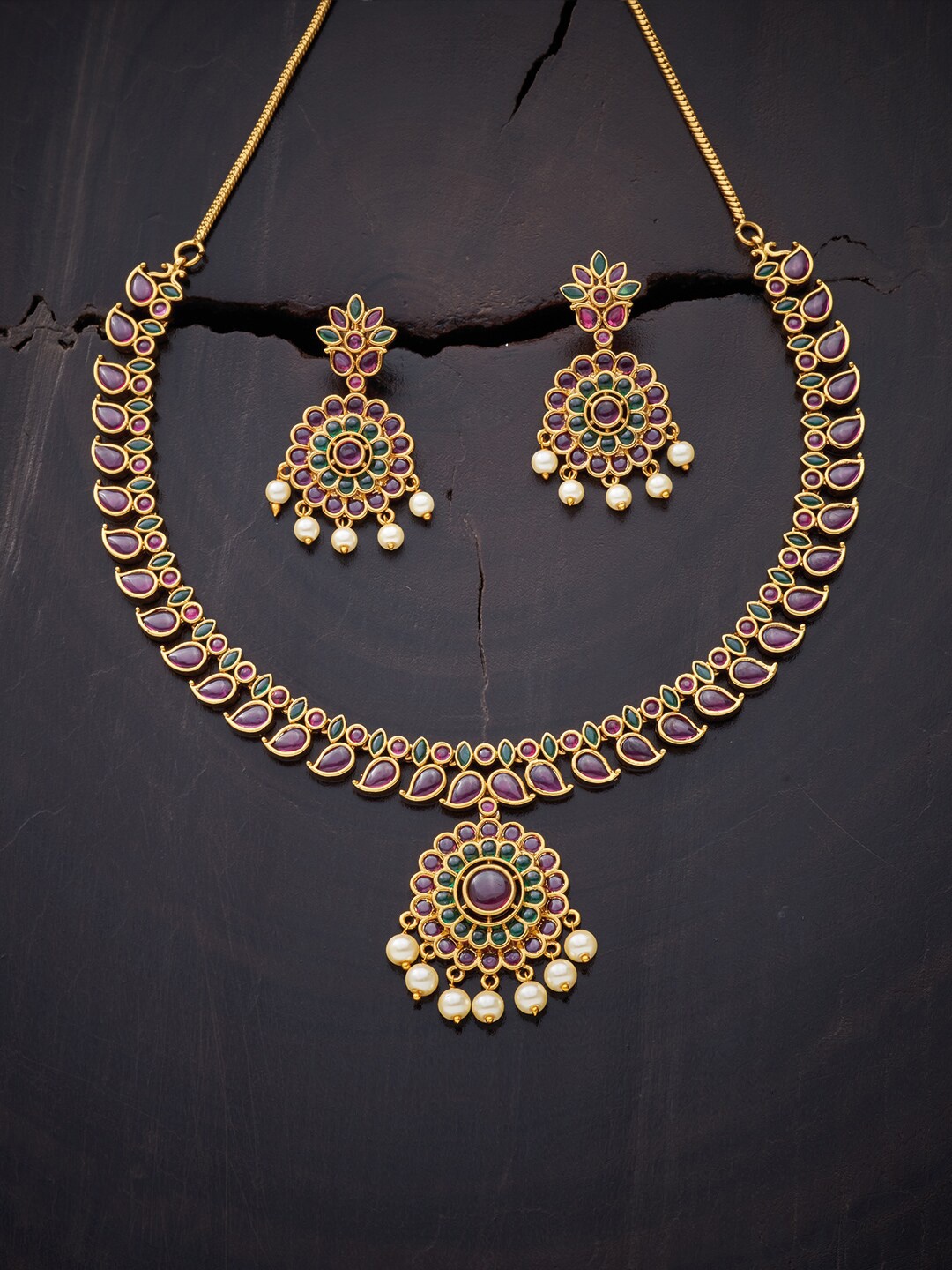 

Kushal's Fashion Jewellery Red & Green Gold-Plated Antique Jewellery Set