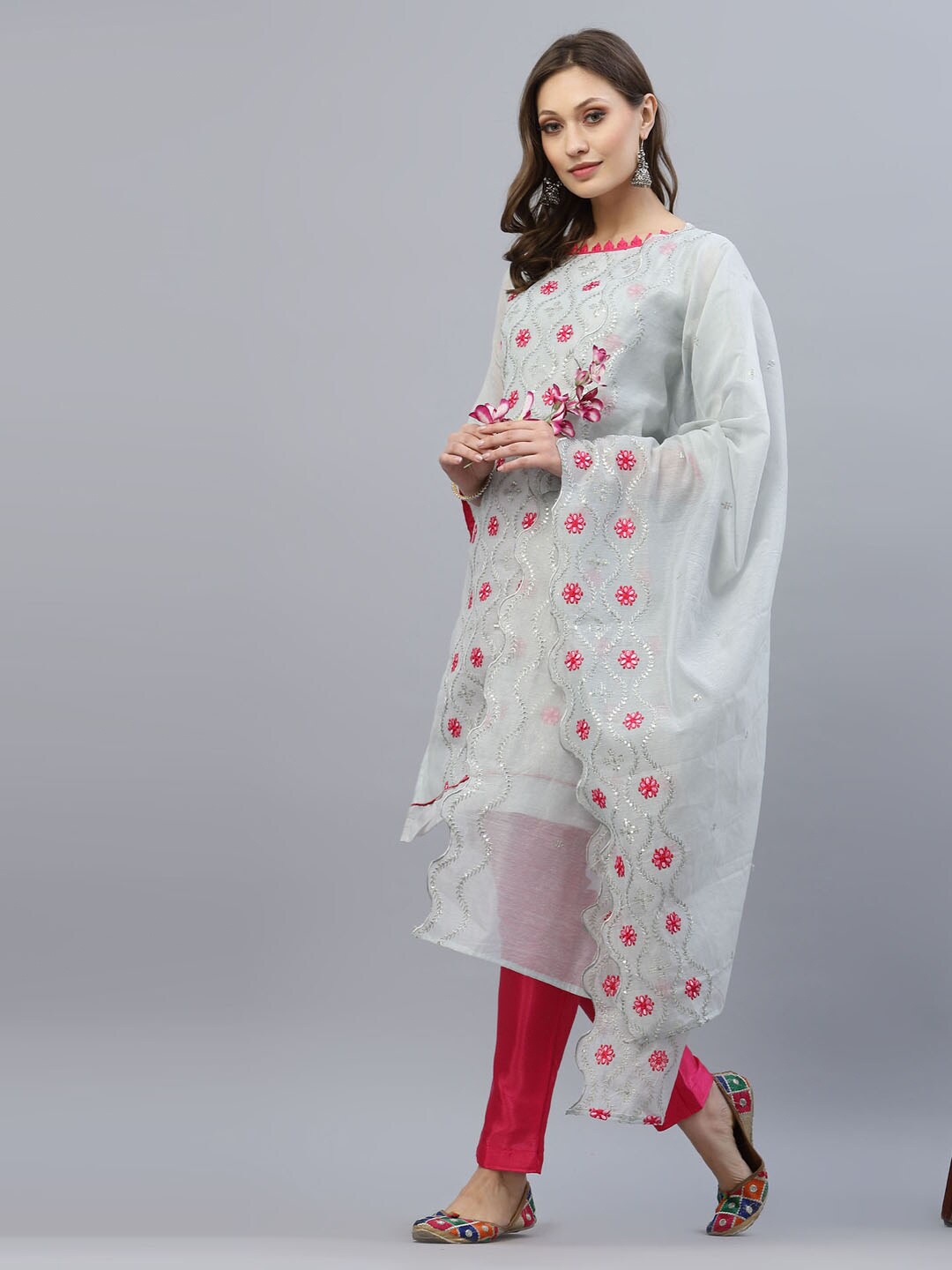 

Satrani Grey & Pink Embroidered Unstitched Dress Material