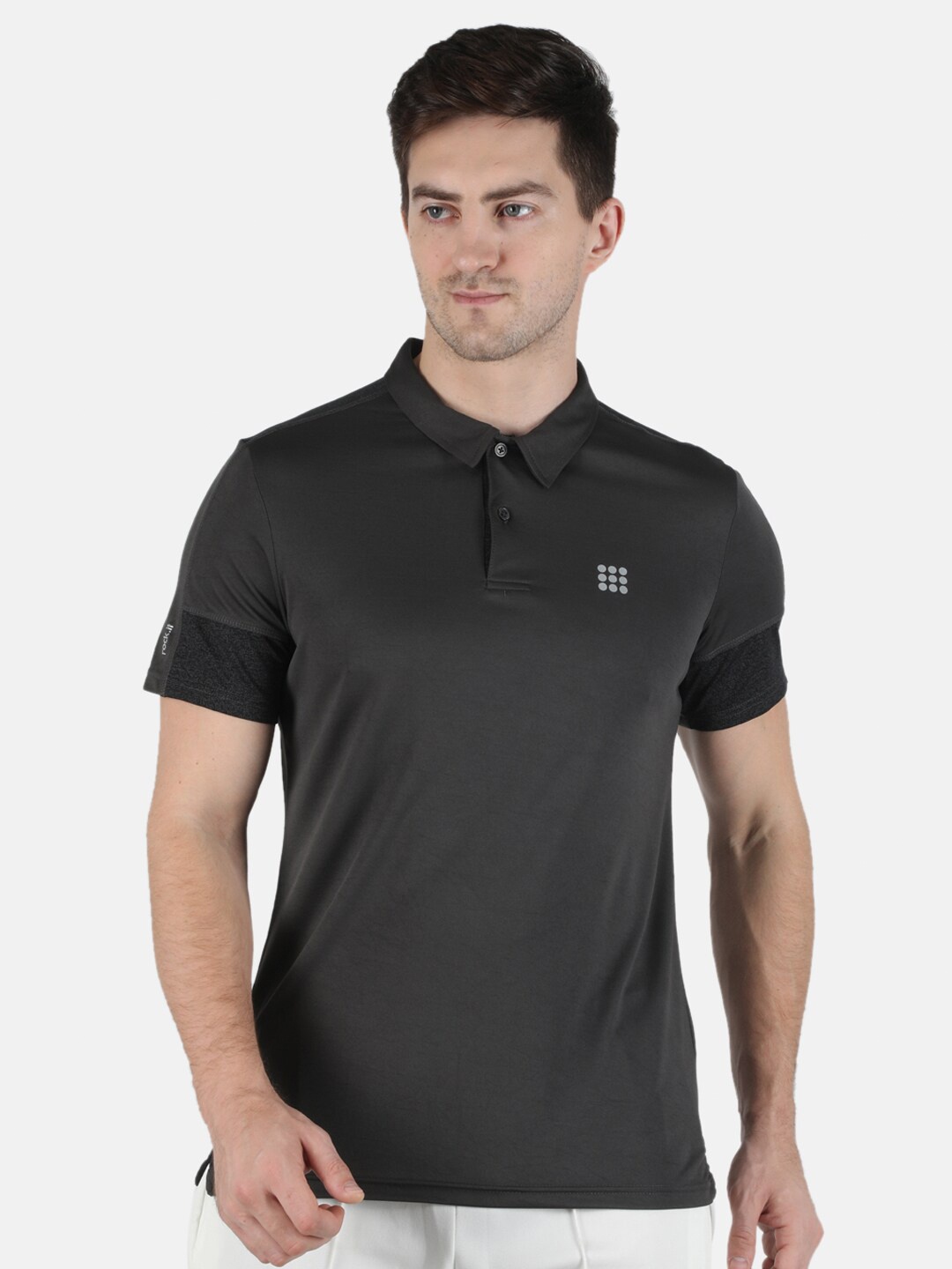 

rock it Men Grey Solid Polo Collar T-shirt