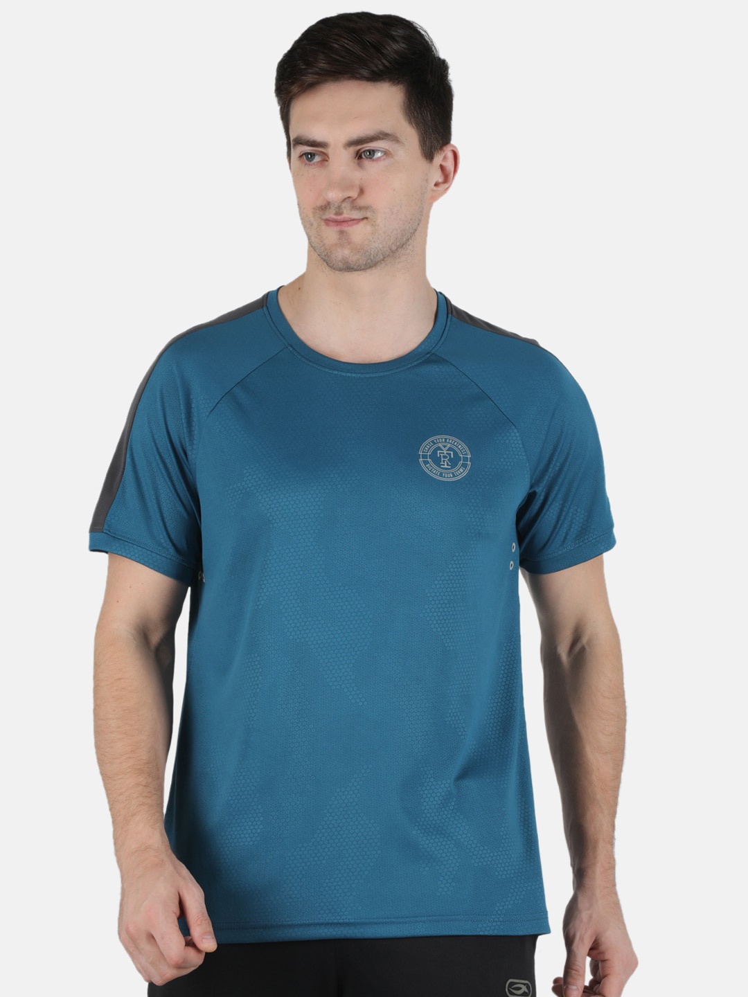 

rock it Men Blue Applique Slim Fit Training or Gym T-shirt