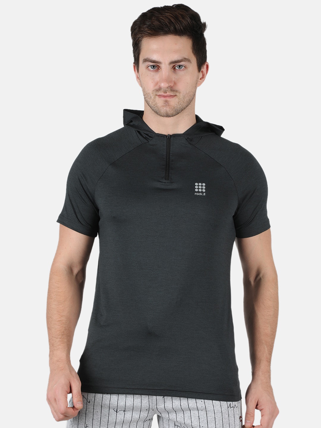 

rock it Men Olive Green Polo Collar Applique Slim Fit T-shirt