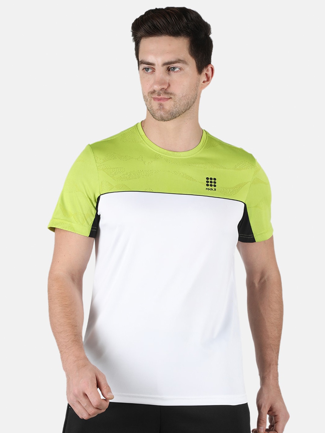 

rock it Men White Colourblocked Applique Slim Fit T-shirt
