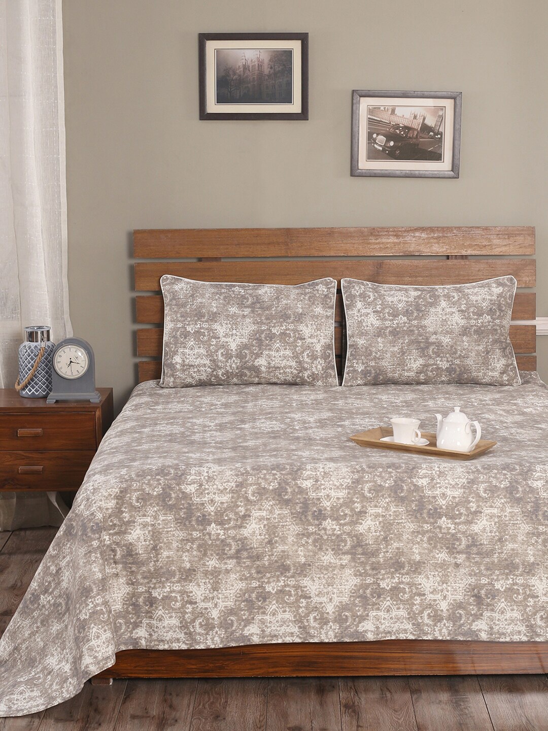 

MASPAR Beige & White Printed Double Queen Bed Cover With Pillow Covers