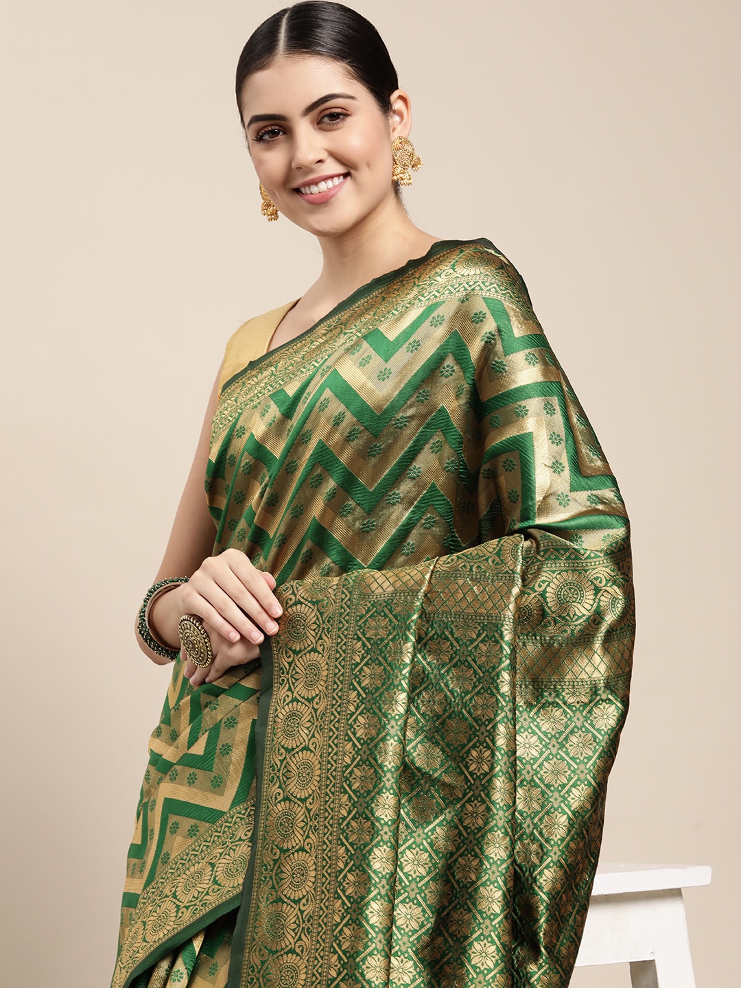 

Saree Swarg Green & Golden Silk Blend Banarasi Sarees