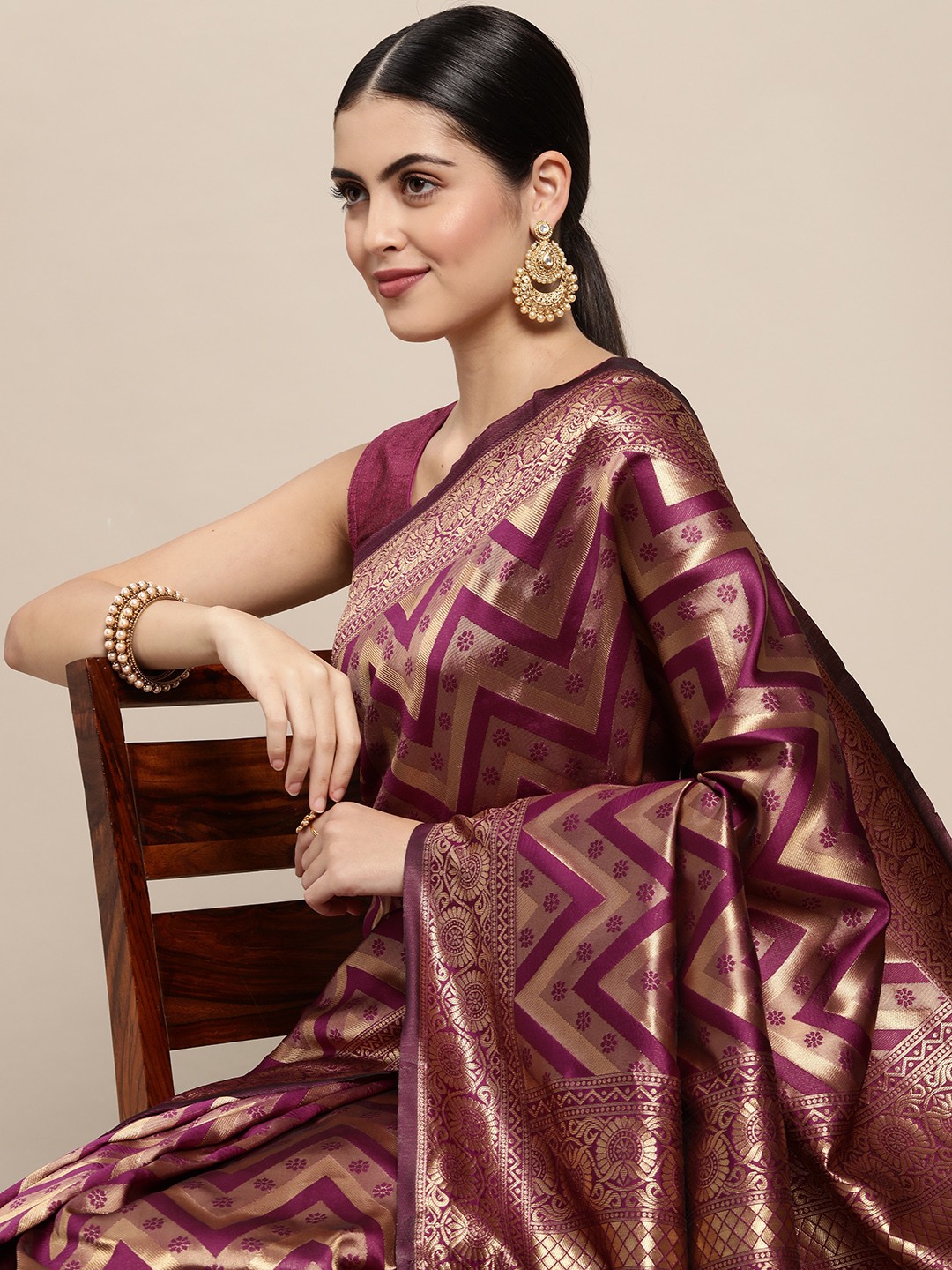 

Saree Swarg Magenta & Golden Silk Blend Banarasi Sarees