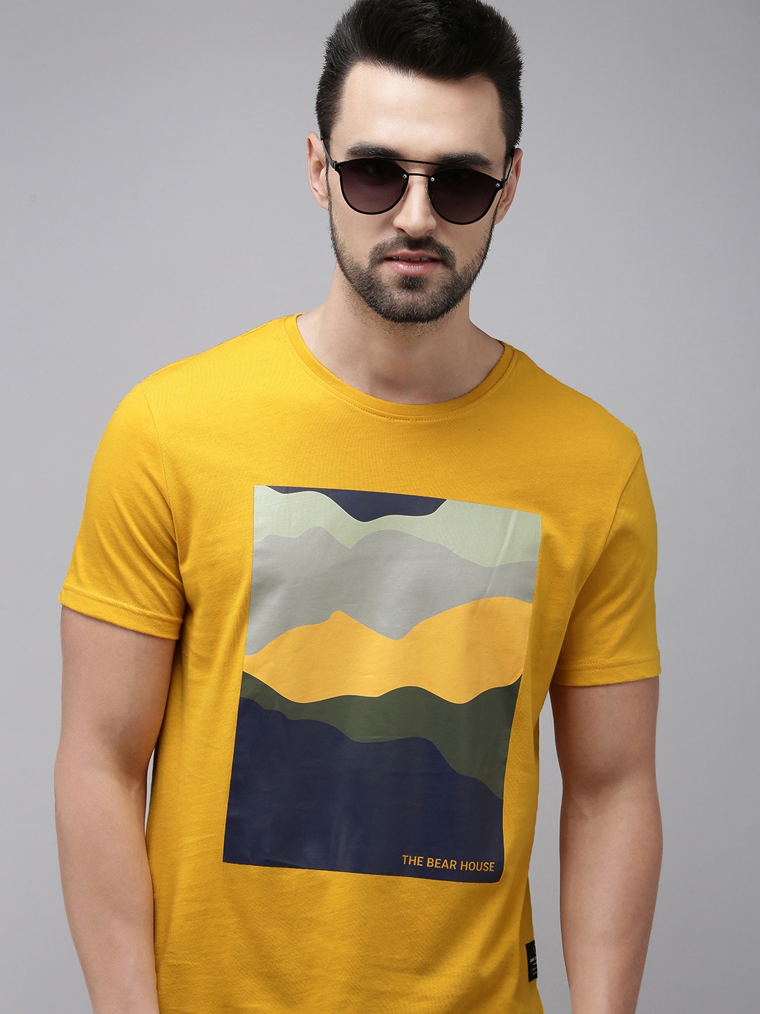 

THE BEAR HOUSE Men Yellow & Blue Printed Pure Cotton T-shirt