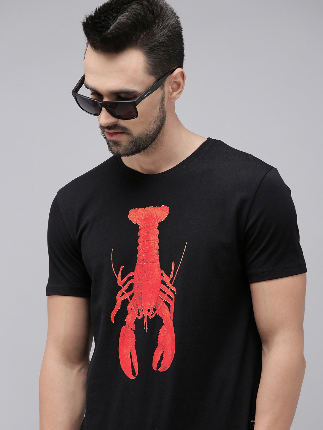 

THE BEAR HOUSE Men Black & Red Printed Pure Cotton T-shirt