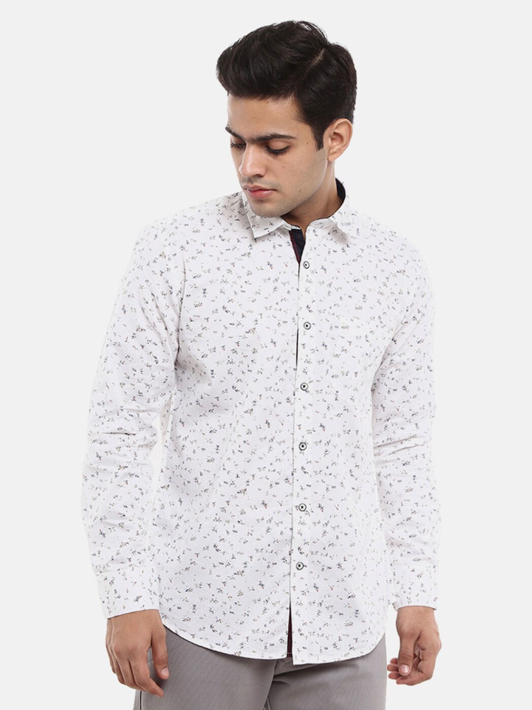 

V-Mart Men White Floral Printed Casual Shirt