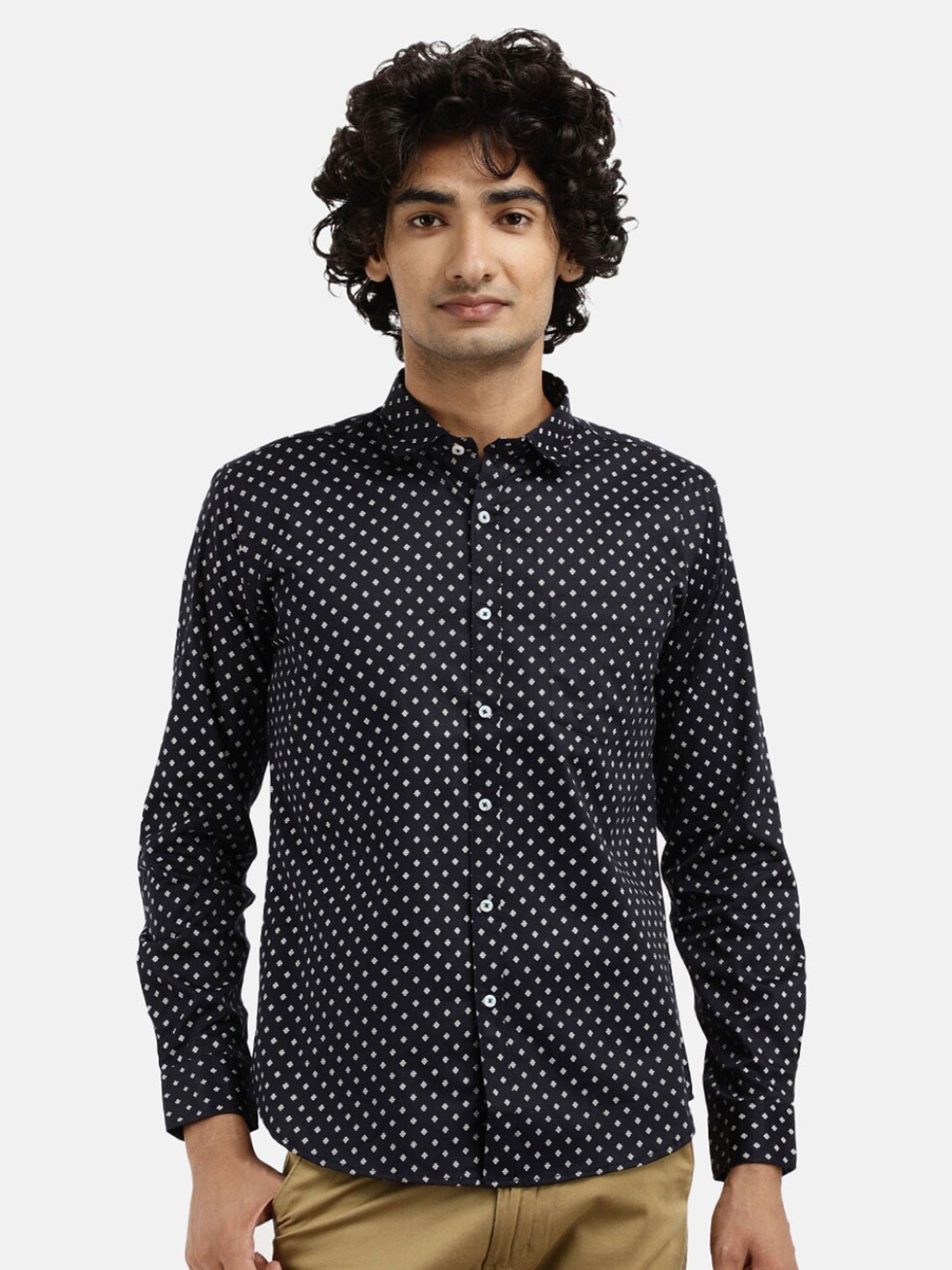 

V-Mart Men Navy Blue Slim Fit Printed Casual Shirt