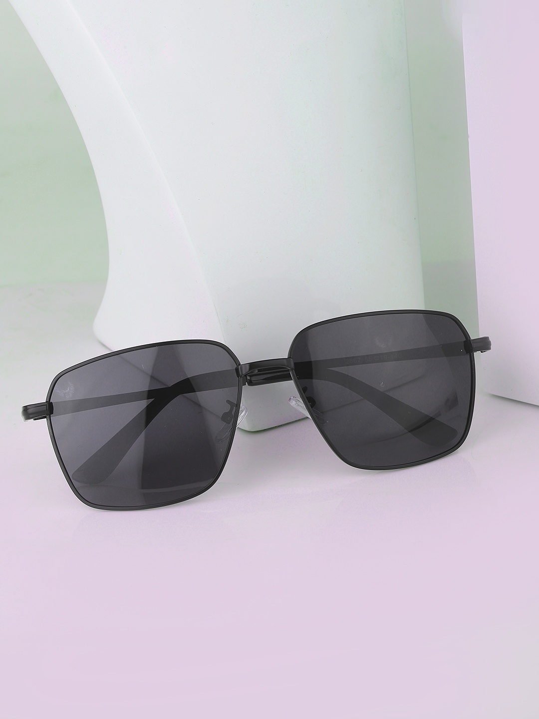 

Carlton London Men Black Lens & Black Rectangle Sunglasses CLSM019-