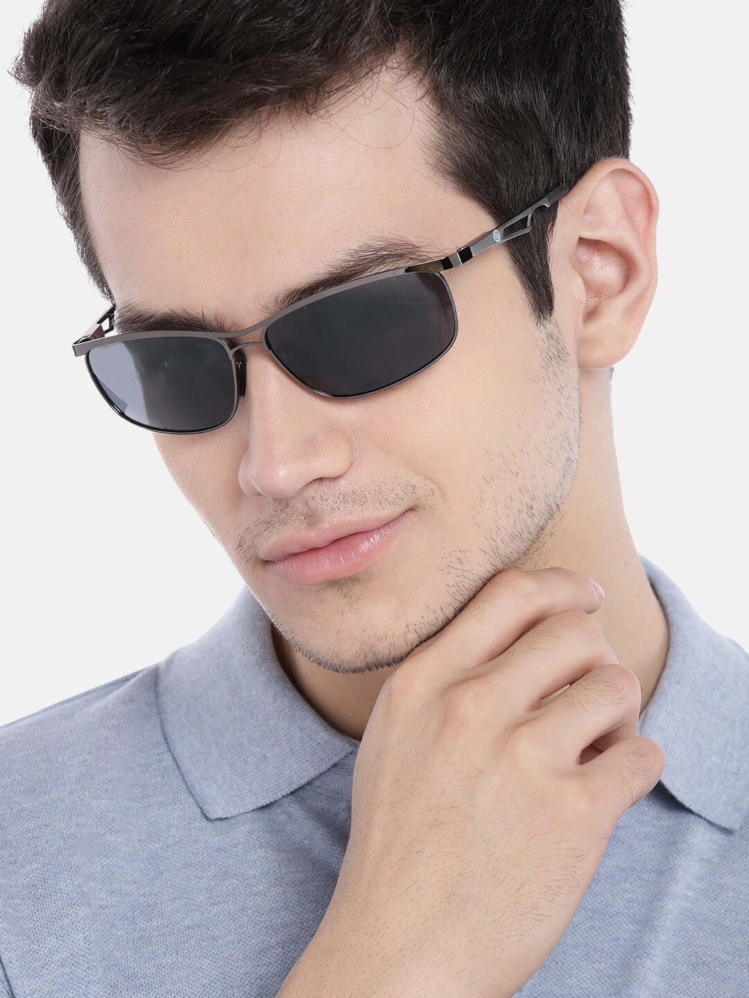 

Carlton London Men Black Lens & Gunmetal-Toned Sports Sunglasses CLSM015
