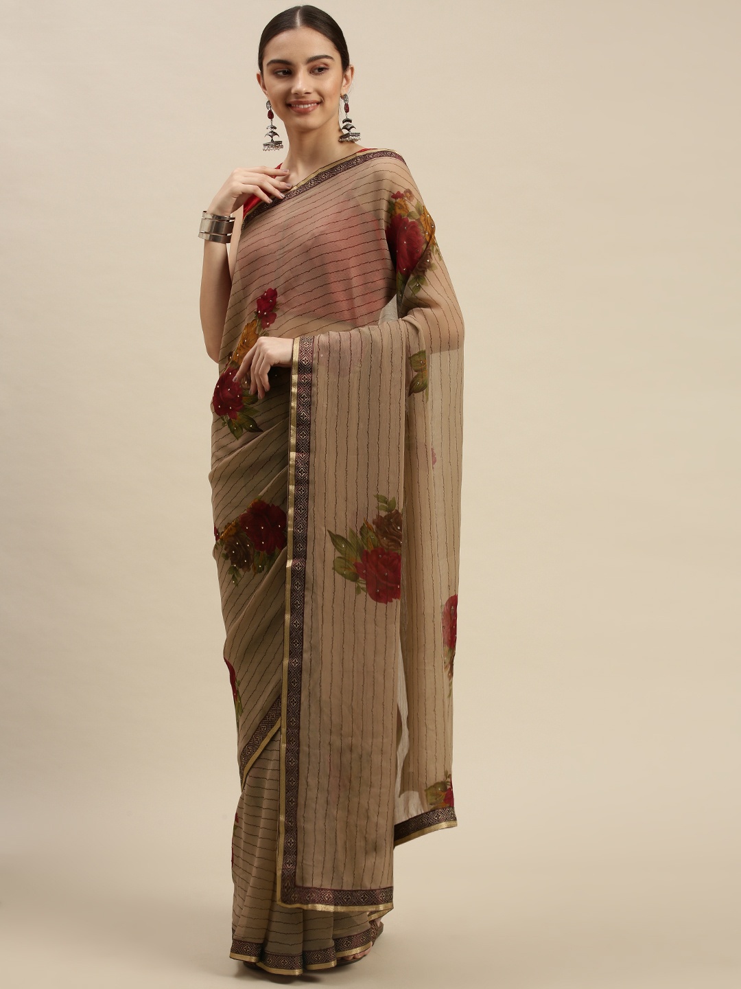 

Triveni Beige & Maroon Floral Silk Blend Chanderi Saree