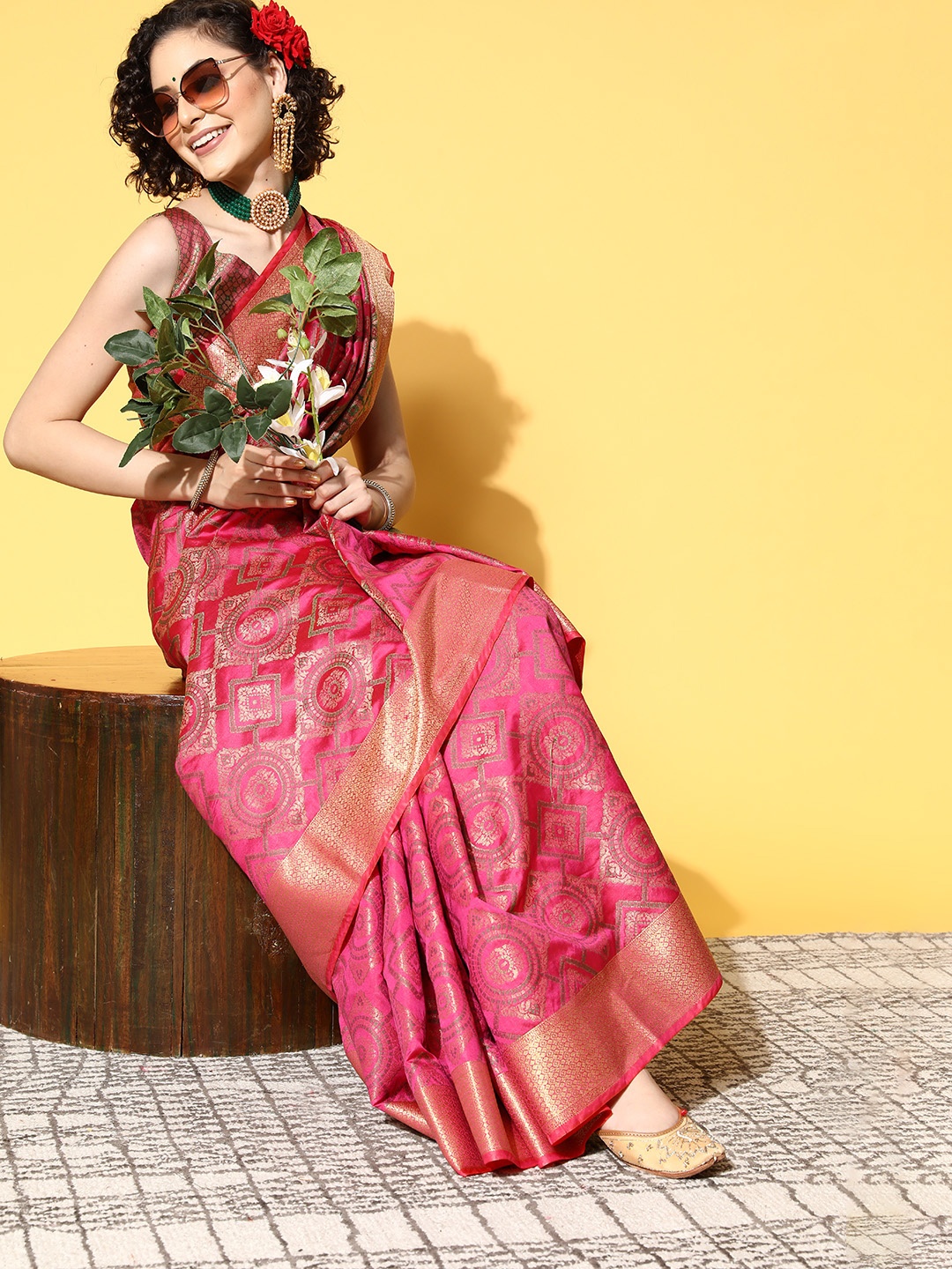 

Saree mall Ethnic Motifs Saree With Woven Design Border, Pink