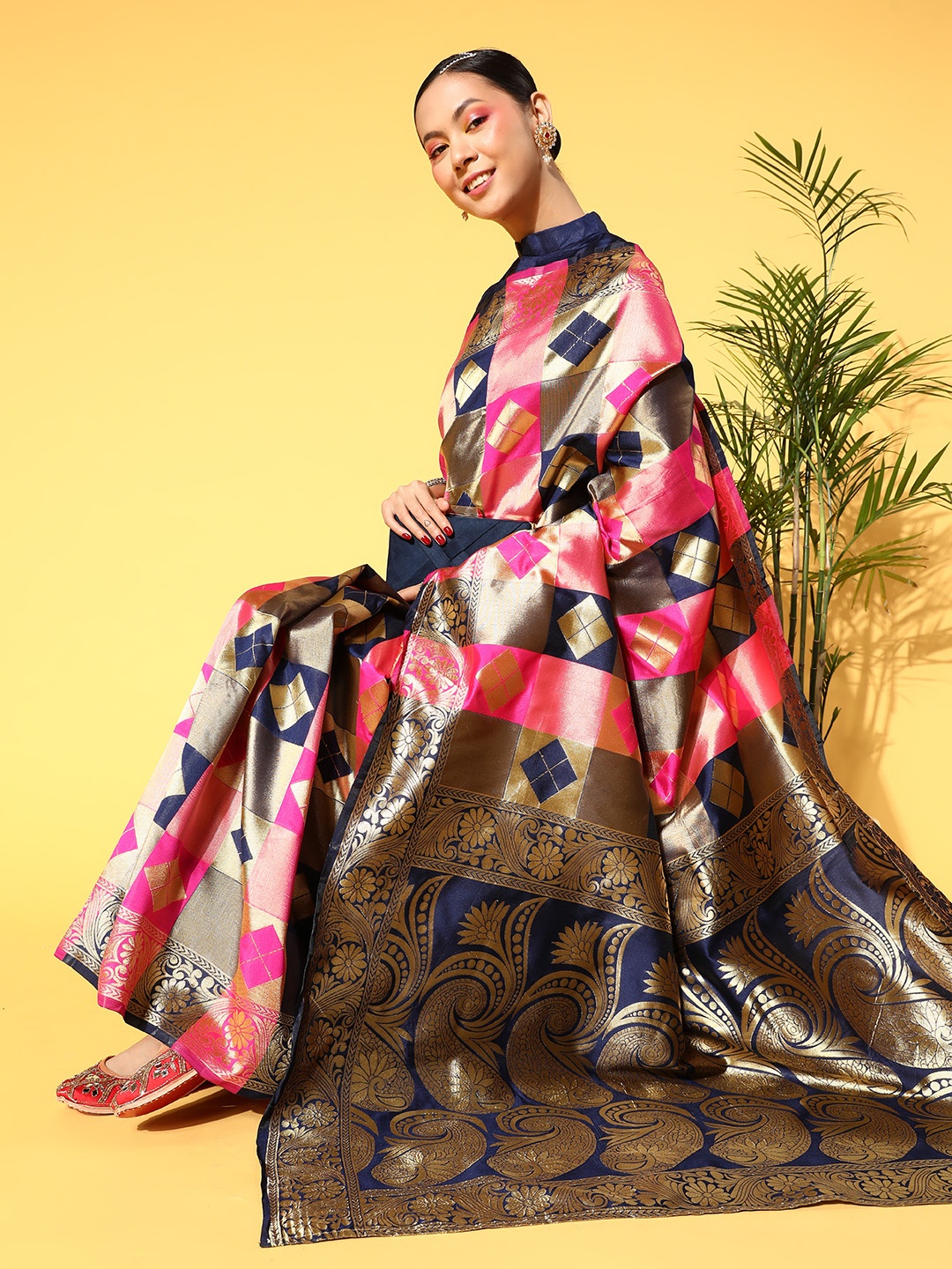 

Saree mall Ethnic Motifs Saree With Woven Design Border, Pink
