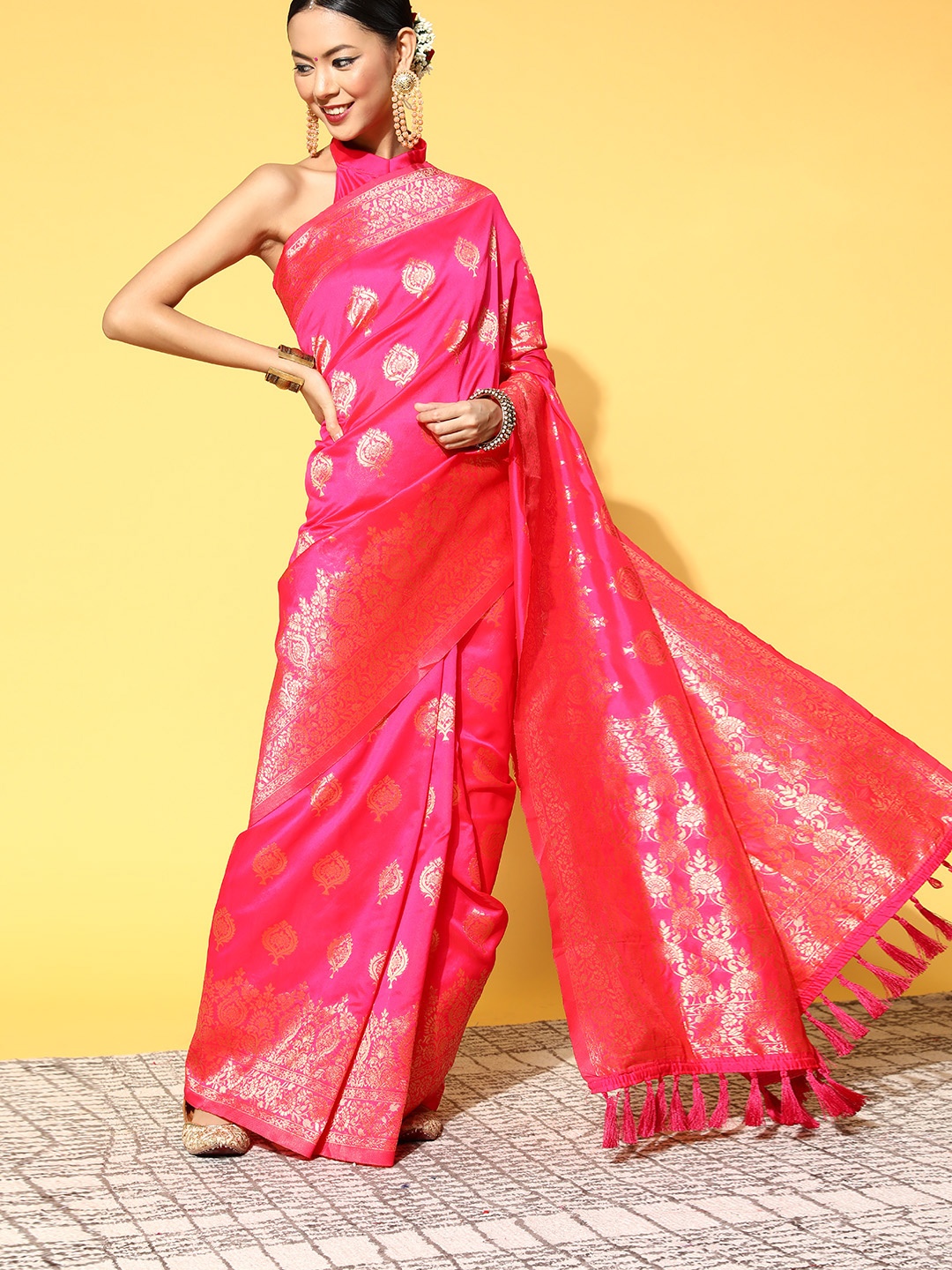 

Saree mall Ethnic Motifs Saree With Woven Design Border, Pink