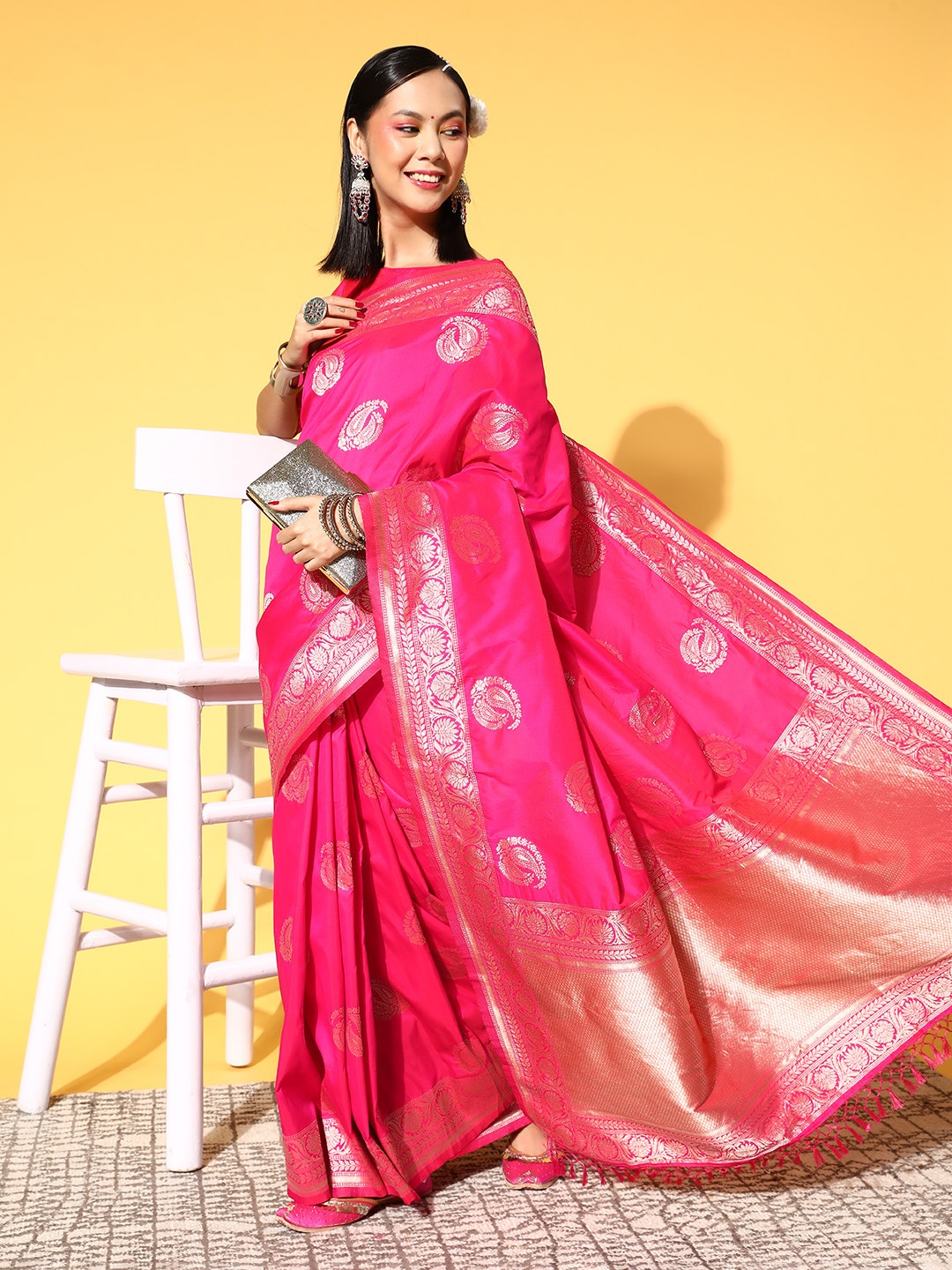 

Saree mall Ethnic Motifs Saree With Woven Design Border, Pink