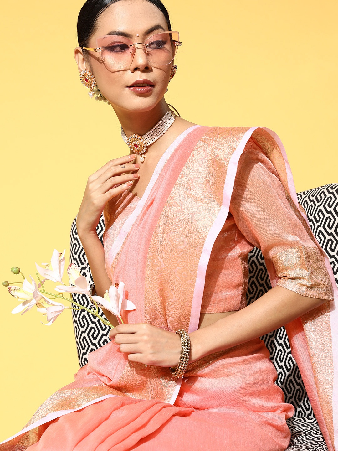 

Saree mall Solid Saree With Woven Design Border, Pink