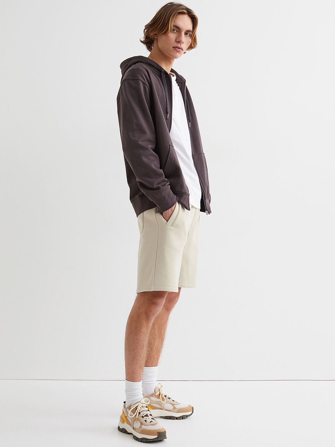 

H&M Men Beige Solid Regular Fit Sweatshirt Shorts