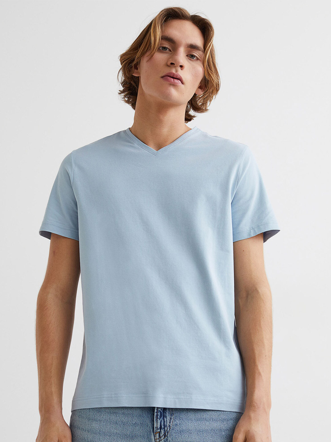

H&M Men Blue Solid Slim Fit V-neck T-shirt