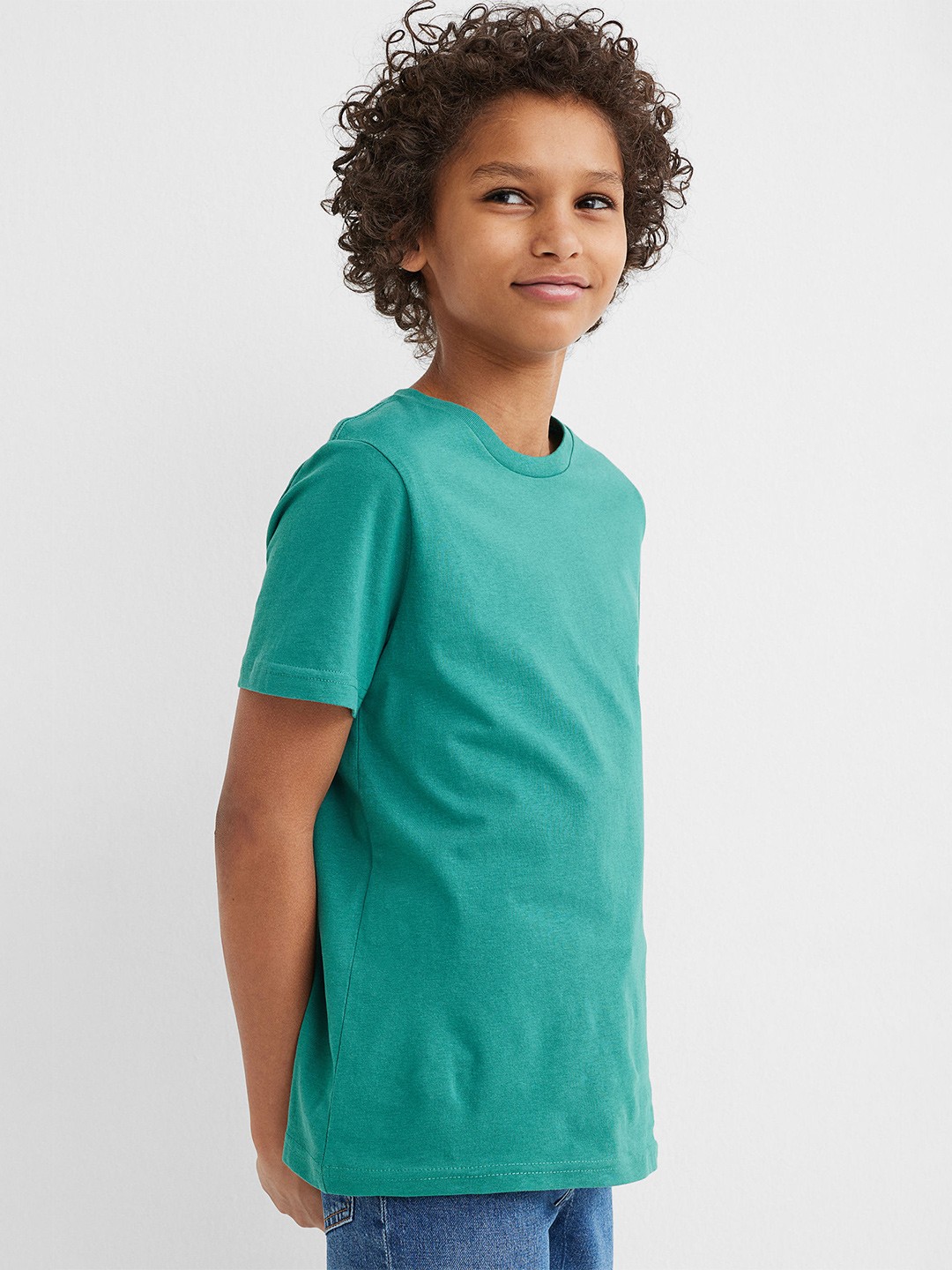 

H&M Boys Green Solid Round Neck Cotton T-Shirt