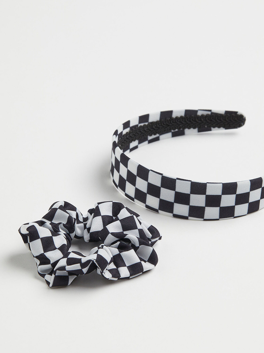 

H&M Girls Black & White 2-Piece Hair Set