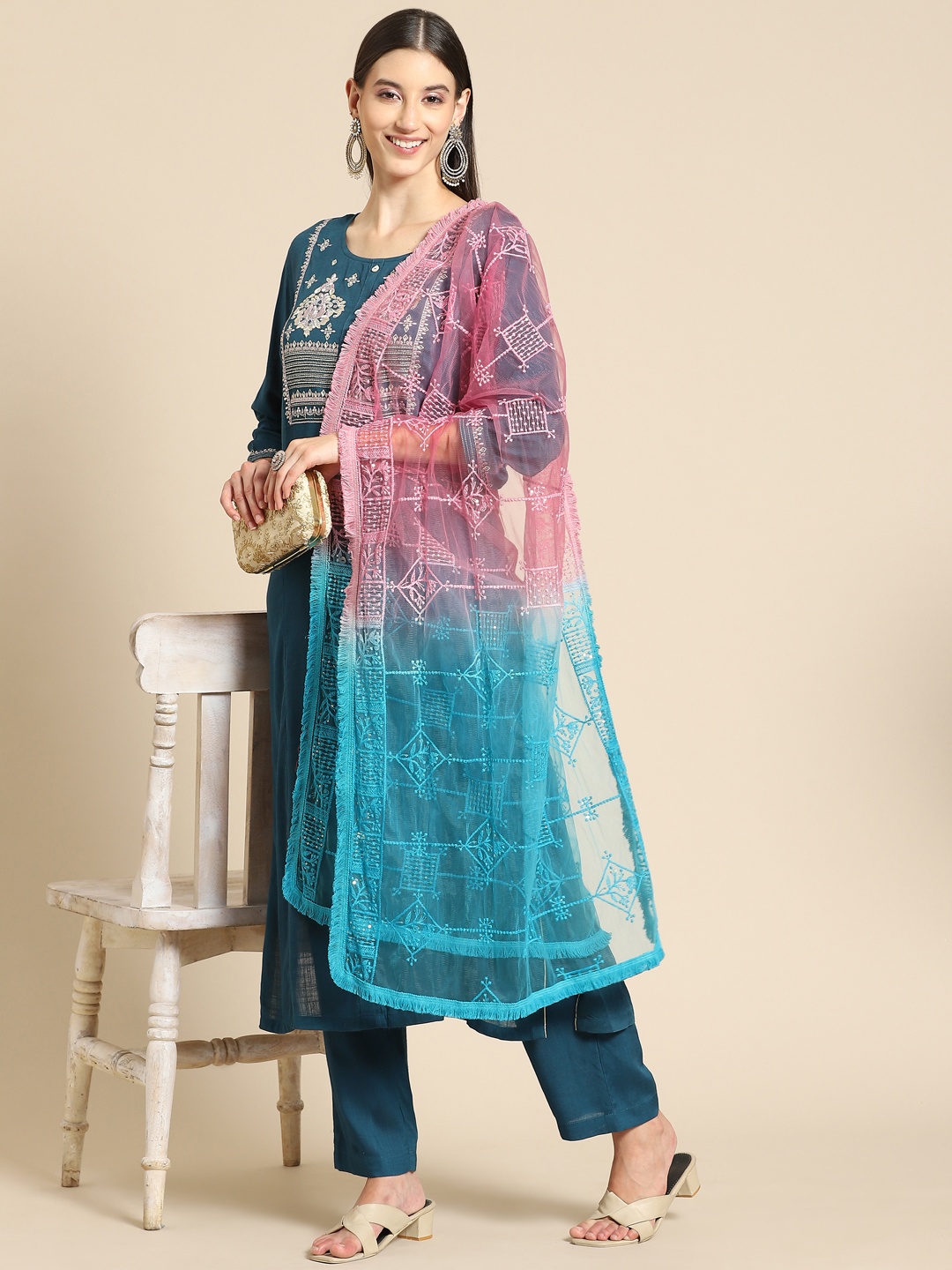 

Saadgi Pink Chikankari Embroidered Dupatta