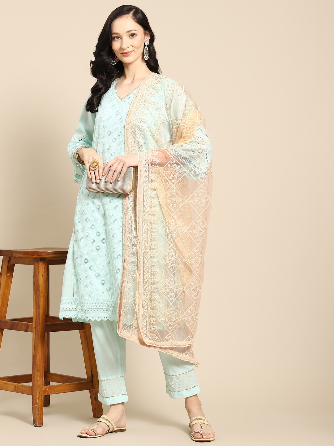 

Saadgi Off White & Gold-Toned Ethnic Motifs Embroidered Dupatta with Chikankari