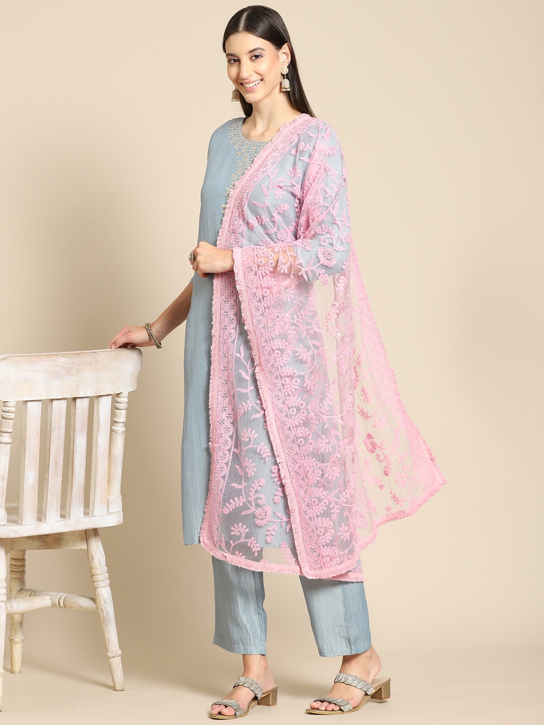 

Saadgi Pink Ethnic Motifs Embroidered Dupatta with Chikankari