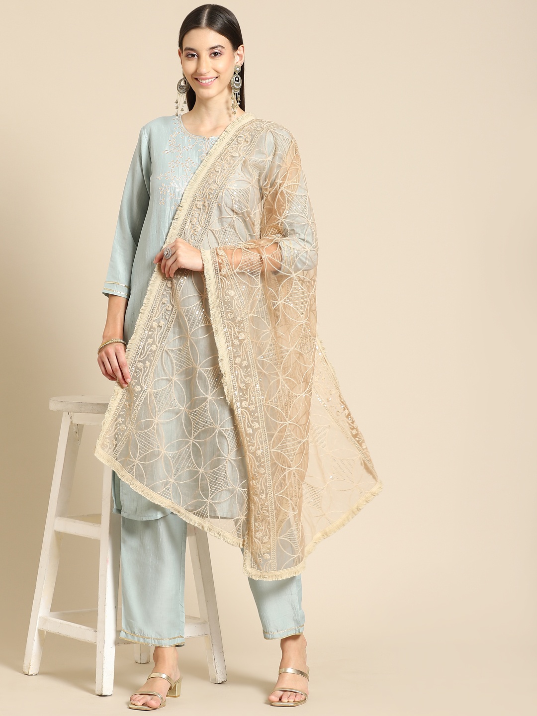 

Saadgi Beige & Gold-Toned Ethnic Motifs Embroidered Dupatta with Chikankari