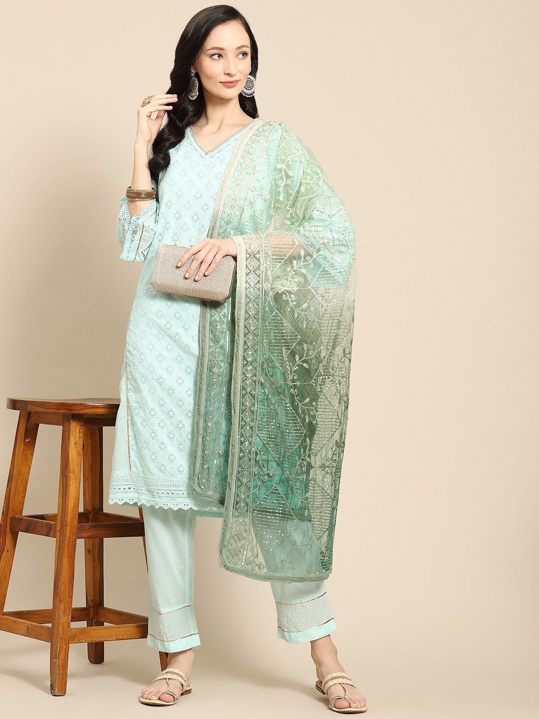 

Saadgi Olive Green Ethnic Motifs Embroidered Ombre Dupatta with Chikankari