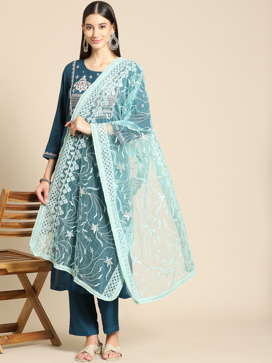 

Saadgi Sea Green Embroidered Dupatta with Chikankari