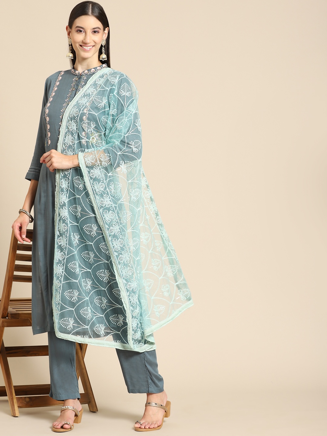 

Saadgi Sea Green & Gold-Toned Ethnic Motifs Embroidered Dupatta with Chikankari