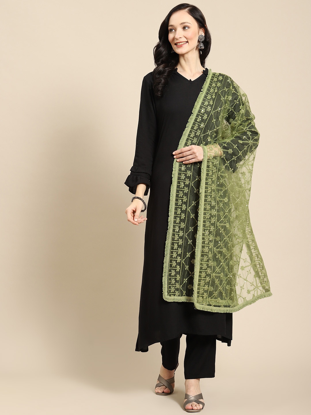 

Saadgi Olive Green & Gold-Toned Ethnic Motifs Embroidered Dupatta with Chikankari