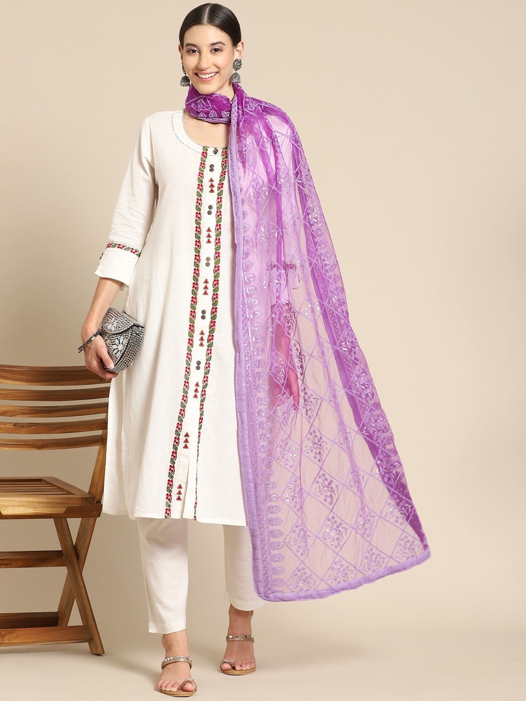 

Saadgi Purple Ethnic Motifs Embroidered Dupatta with Chikankari