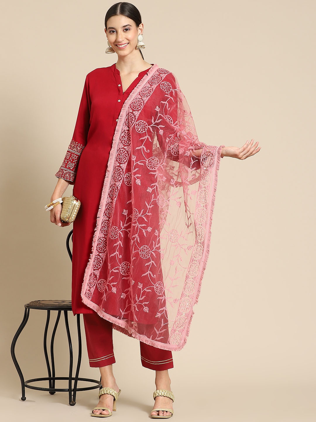 

Saadgi Rose Embroidered Dupatta with Chikankari