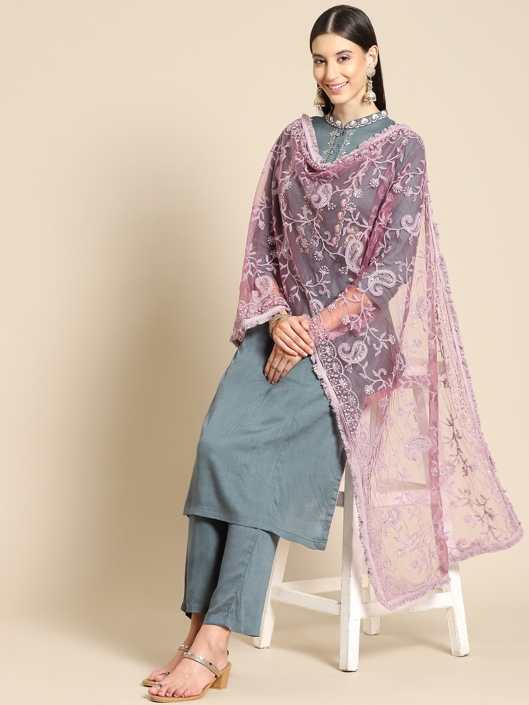 

Saadgi Mauve & Gold-Toned Ethnic Motifs Embroidered Dupatta with Chikankari