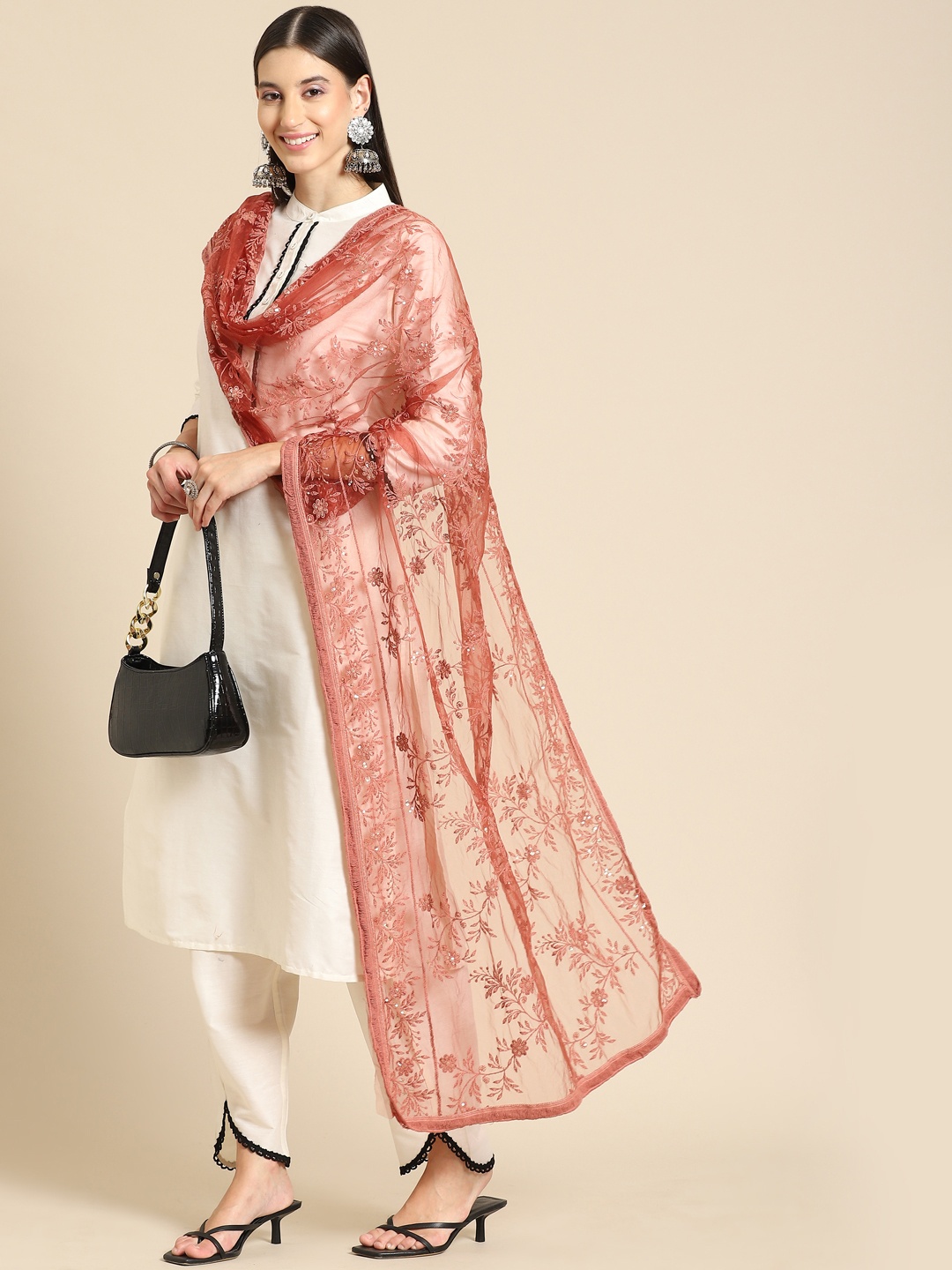 

Saadgi Pink & Gold-Toned Embroidered Dupatta with Chikankari