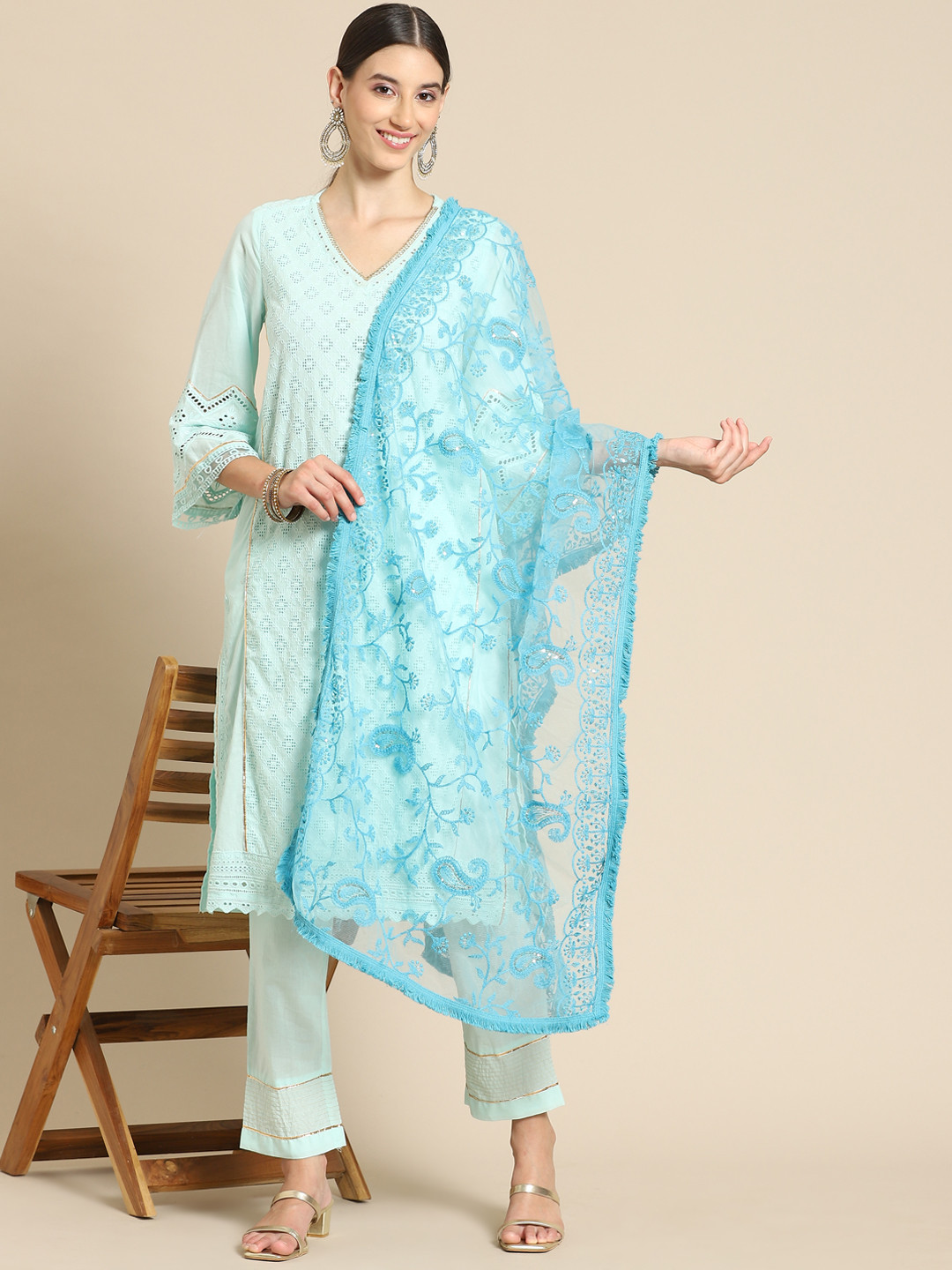 

Saadgi Blue & Gold-Toned Ethnic Motifs Embroidered Dupatta with Chikankari