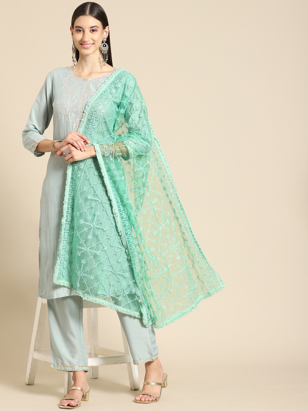 

Saadgi Sea Green & Gold-Toned Ethnic Motifs Embroidered Dupatta with Chikankari