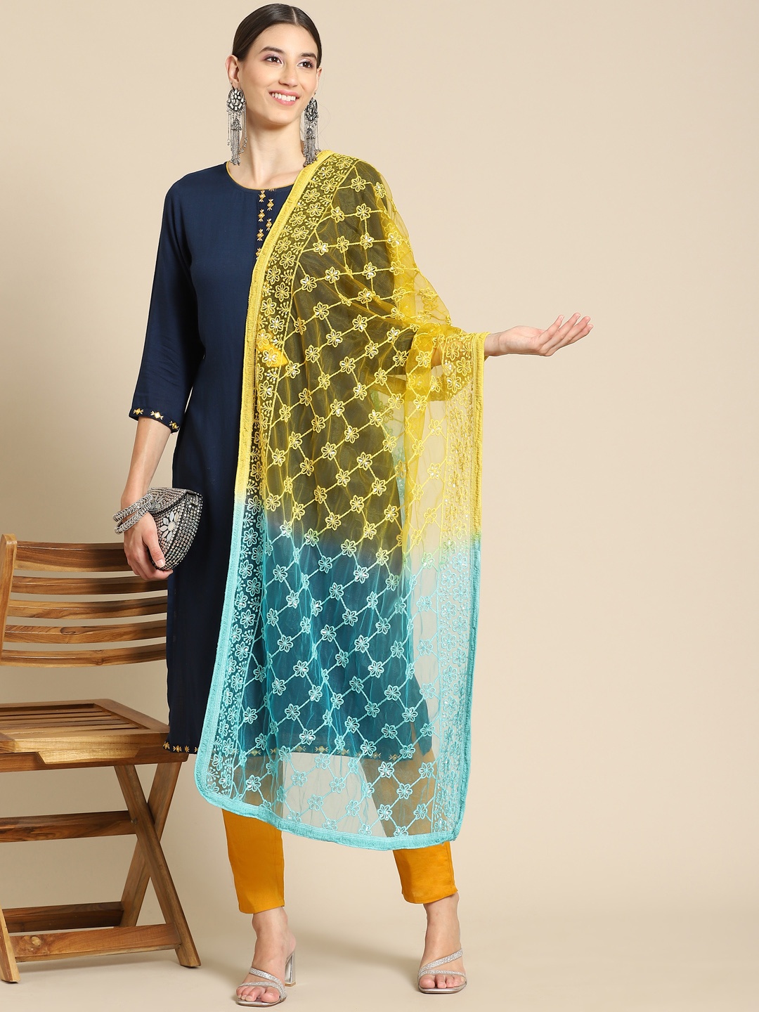 

Saadgi Purple Ethnic Motifs Embroidered Ombre Dupatta with Chikankari