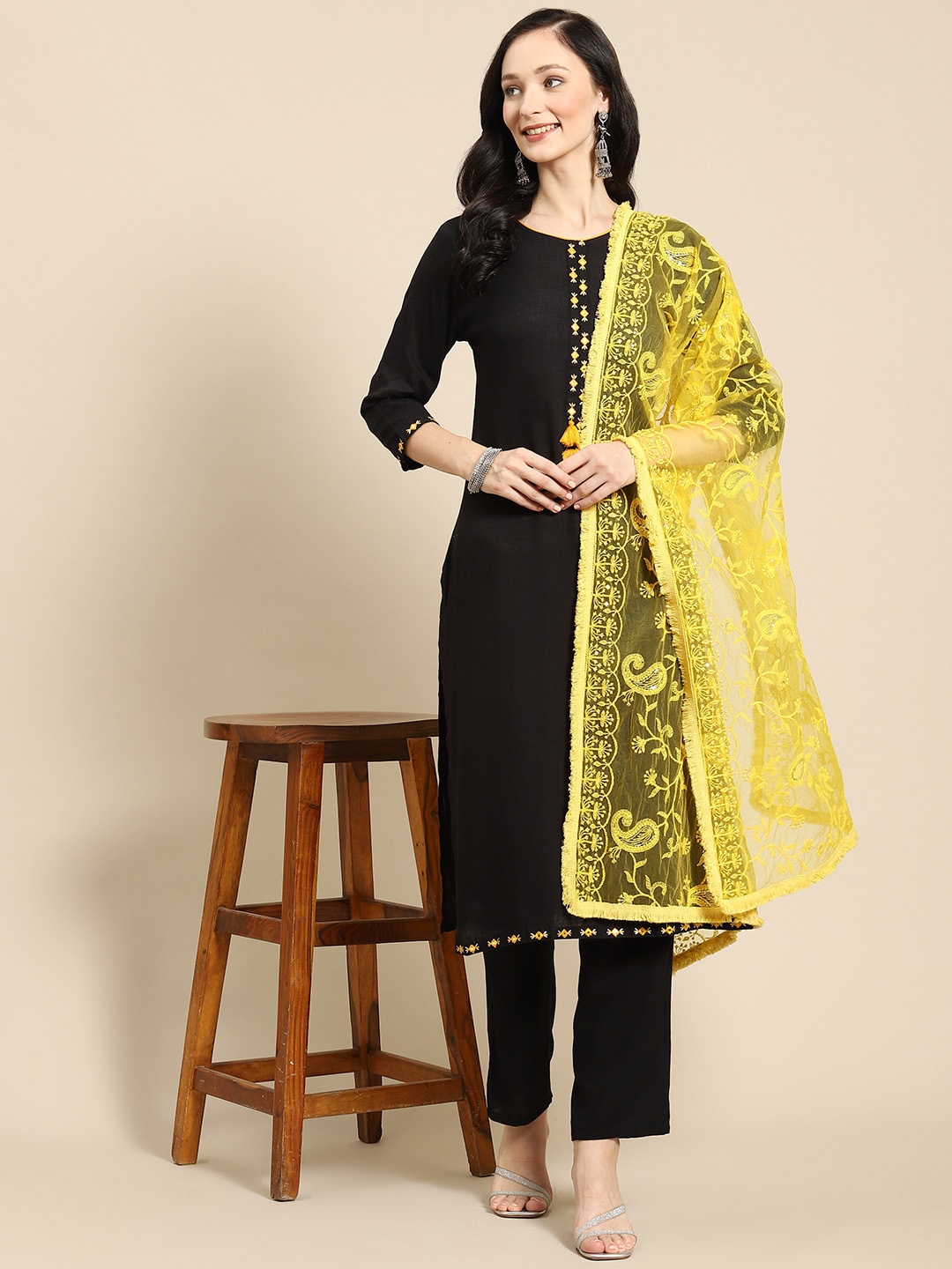 

Saadgi Yellow & Gold-Toned Ethnic Motifs Embroidered Dupatta with Chikankari