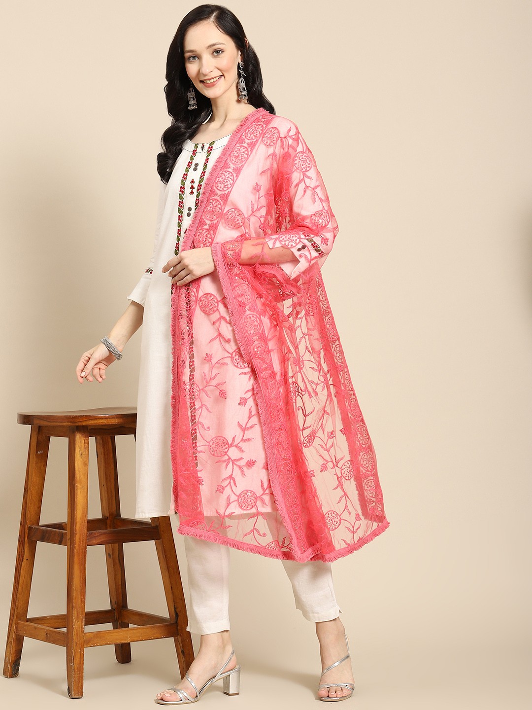 

Saadgi Pink & Gold-Toned Embroidered Dupatta with Chikankari