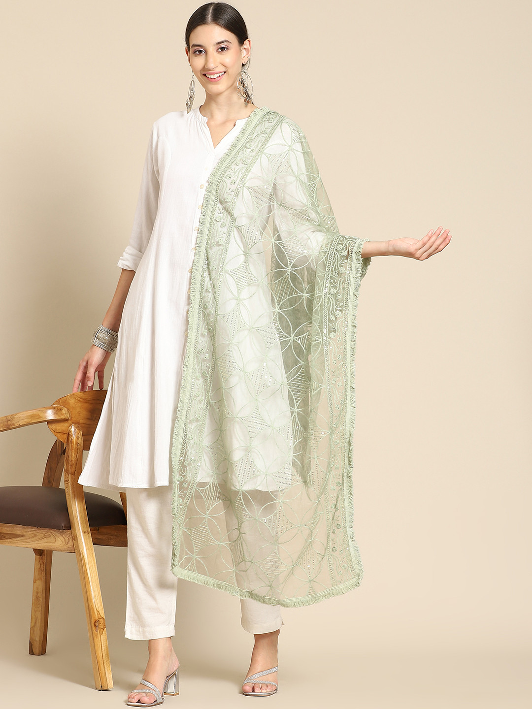 

Saadgi Olive Green & Gold-Toned Ethnic Motifs Embroidered Dupatta with Chikankari