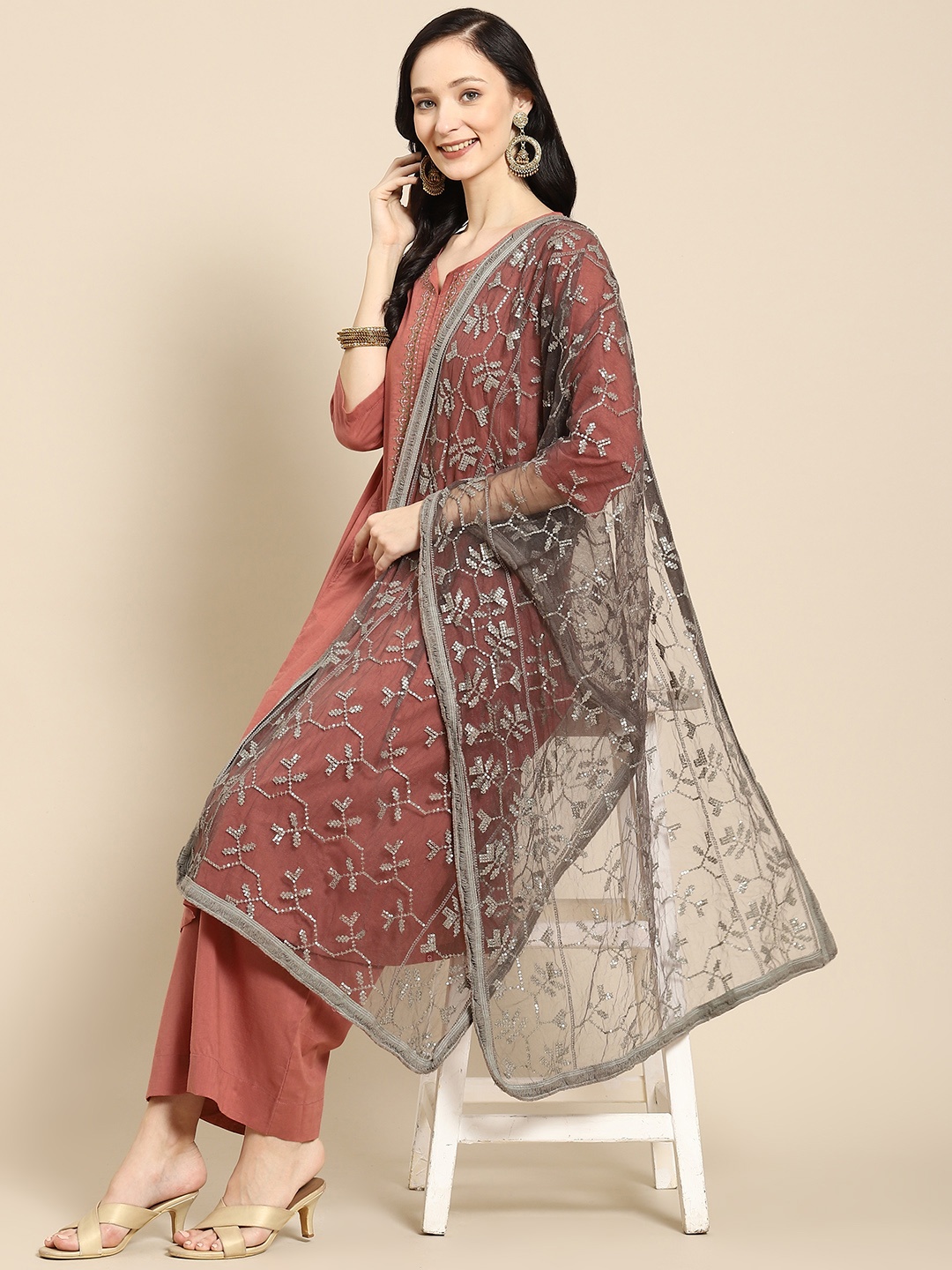 

Saadgi Grey Melange & Gold-Toned Ethnic Motifs Embroidered Dupatta with Chikankari