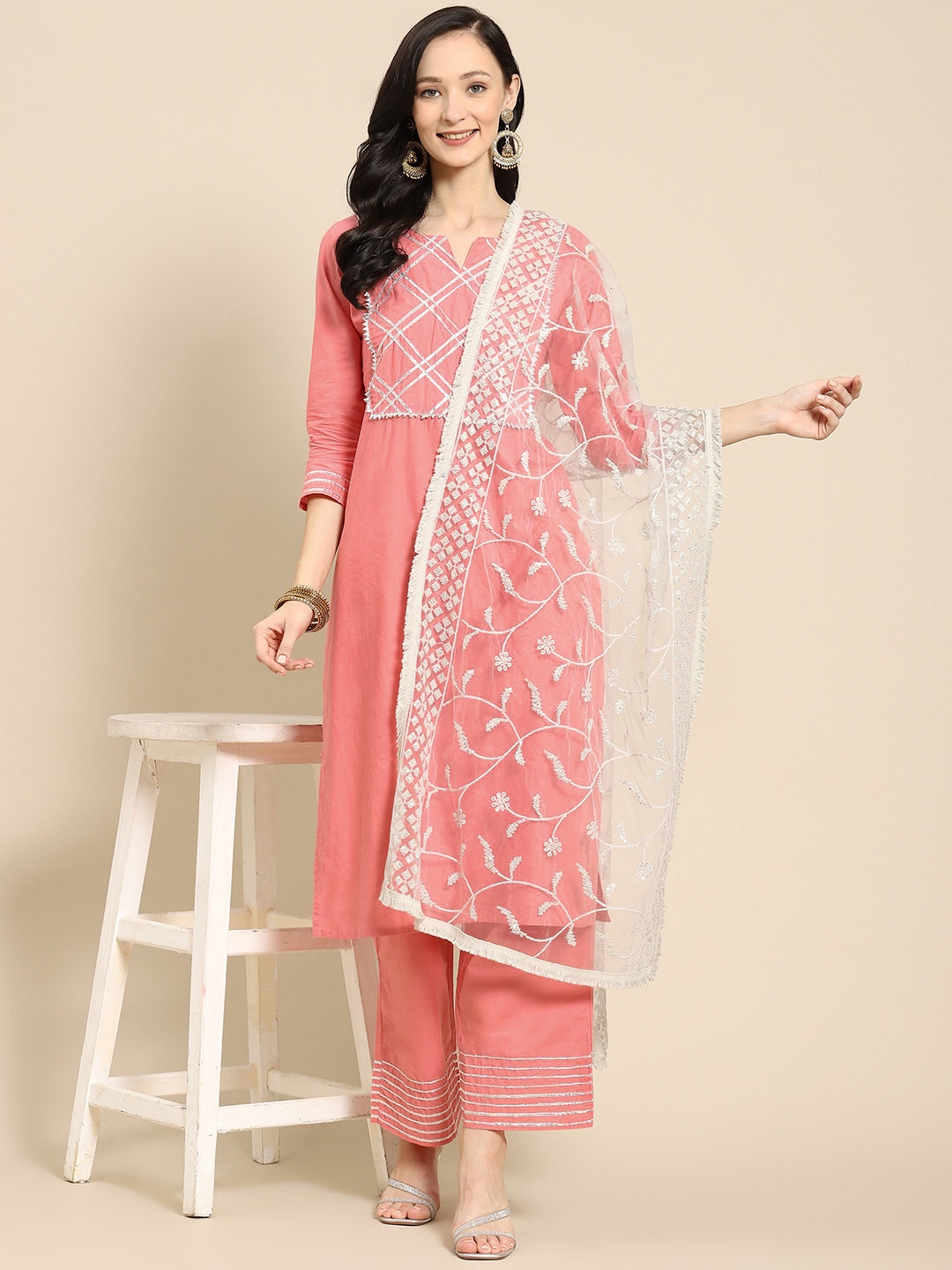 

Saadgi Grey Melange & Gold-Toned Ethnic Motifs Embroidered Dupatta with Chikankari