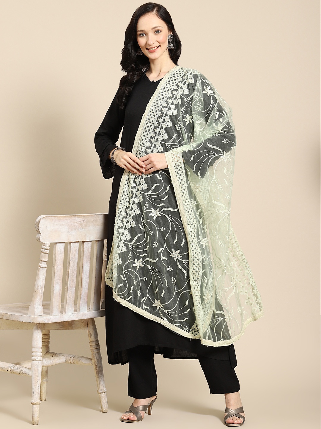 

Saadgi Olive Green & Gold-Toned Ethnic Motifs Embroidered Dupatta with Chikankari