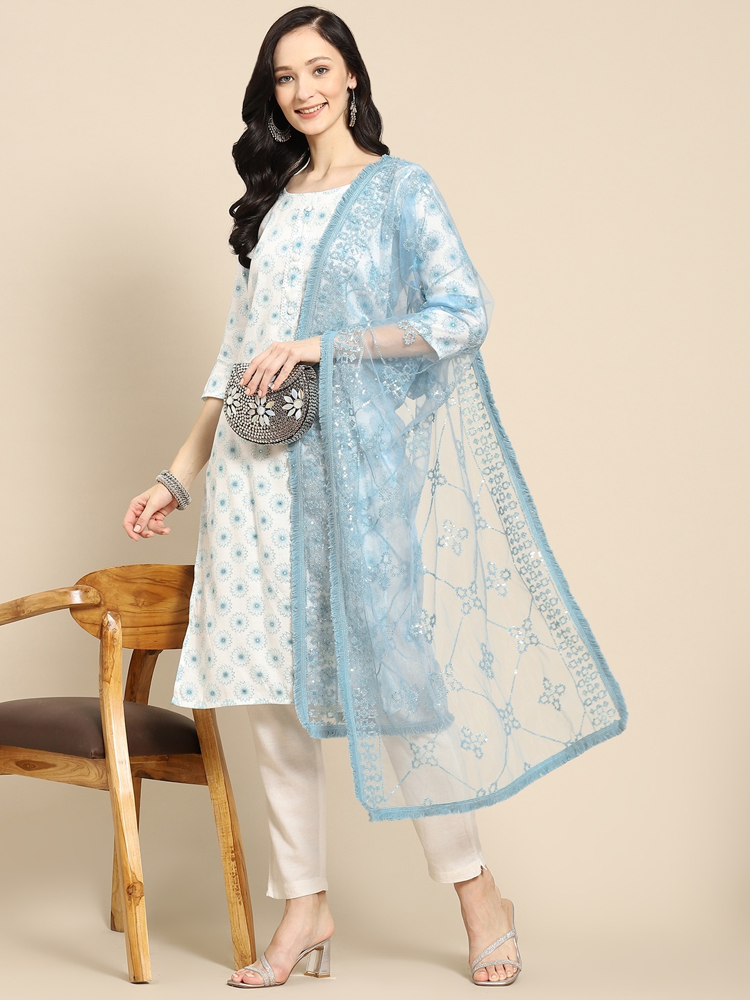 

Saadgi Blue & Gold-Toned Ethnic Motifs Embroidered Dupatta with Chikankari