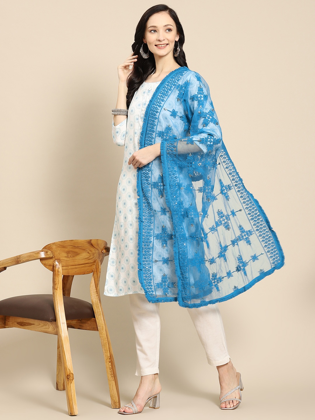 

Saadgi Turquoise Blue & Gold-Toned Ethnic Motifs Embroidered Dupatta with Chikankari