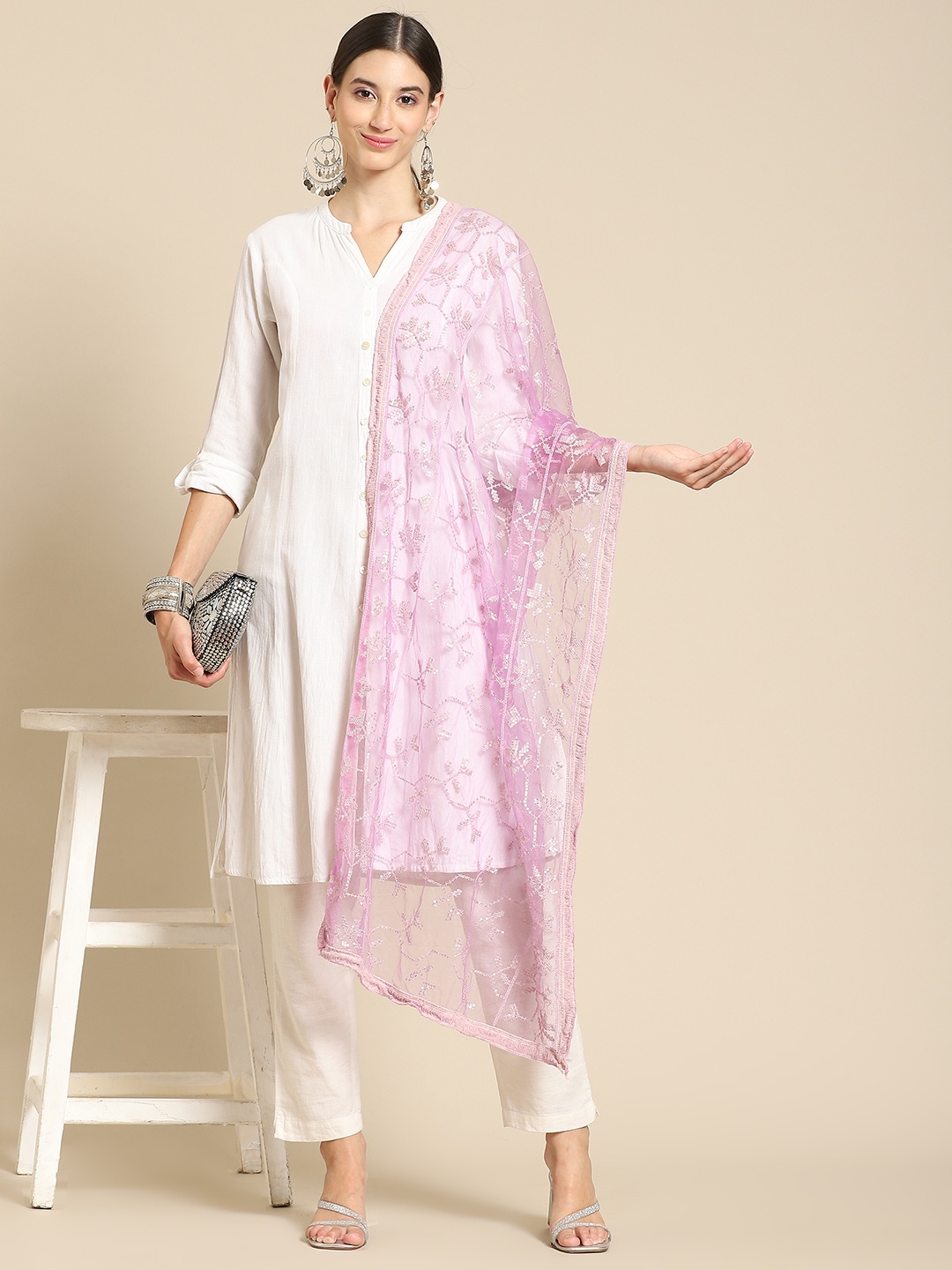 

Saadgi Mauve & Gold-Toned Ethnic Motifs Embroidered Dupatta with Chikankari